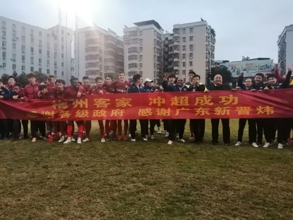 皇马上下每个人都希望姆巴佩加盟，不论是教练安切洛蒂还是队内的球员们都是如此。